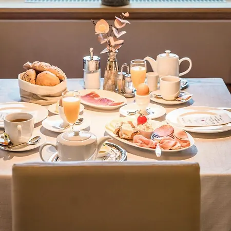 Gaestehaus Hornegger بيت ضيافة