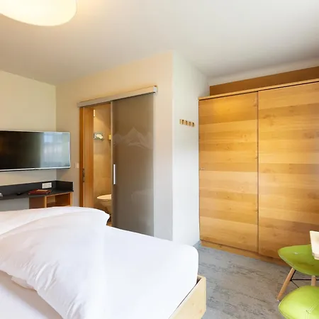 Gaestehaus Hornegger بيت ضيافة مايرهوفن