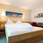 ゲストハウス Gaestehaus Hornegger マイヤーホーフェン