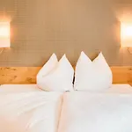 ゲストハウス Gaestehaus Hornegger マイヤーホーフェン