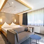 Gaestehaus Hornegger 3*