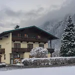 Gaestehaus Hornegger マイヤーホーフェン